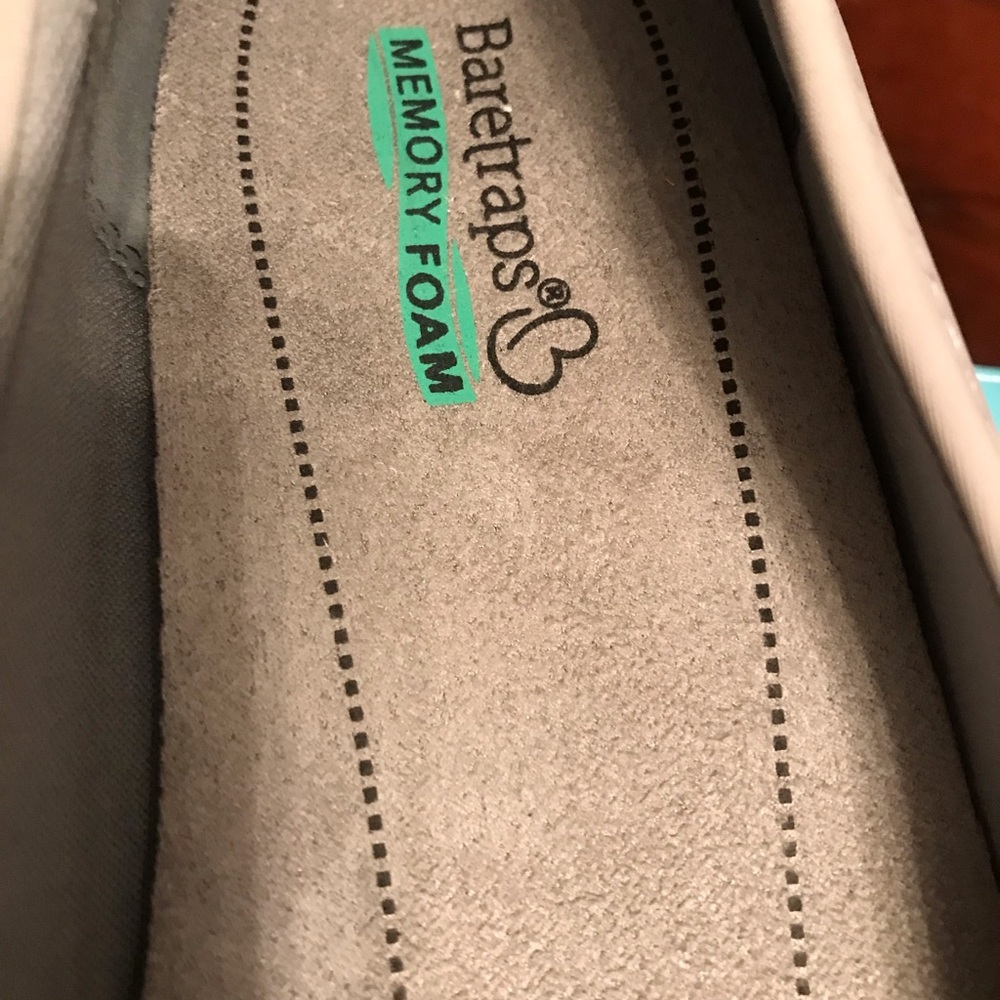 Shoes - Picture 4 of 5